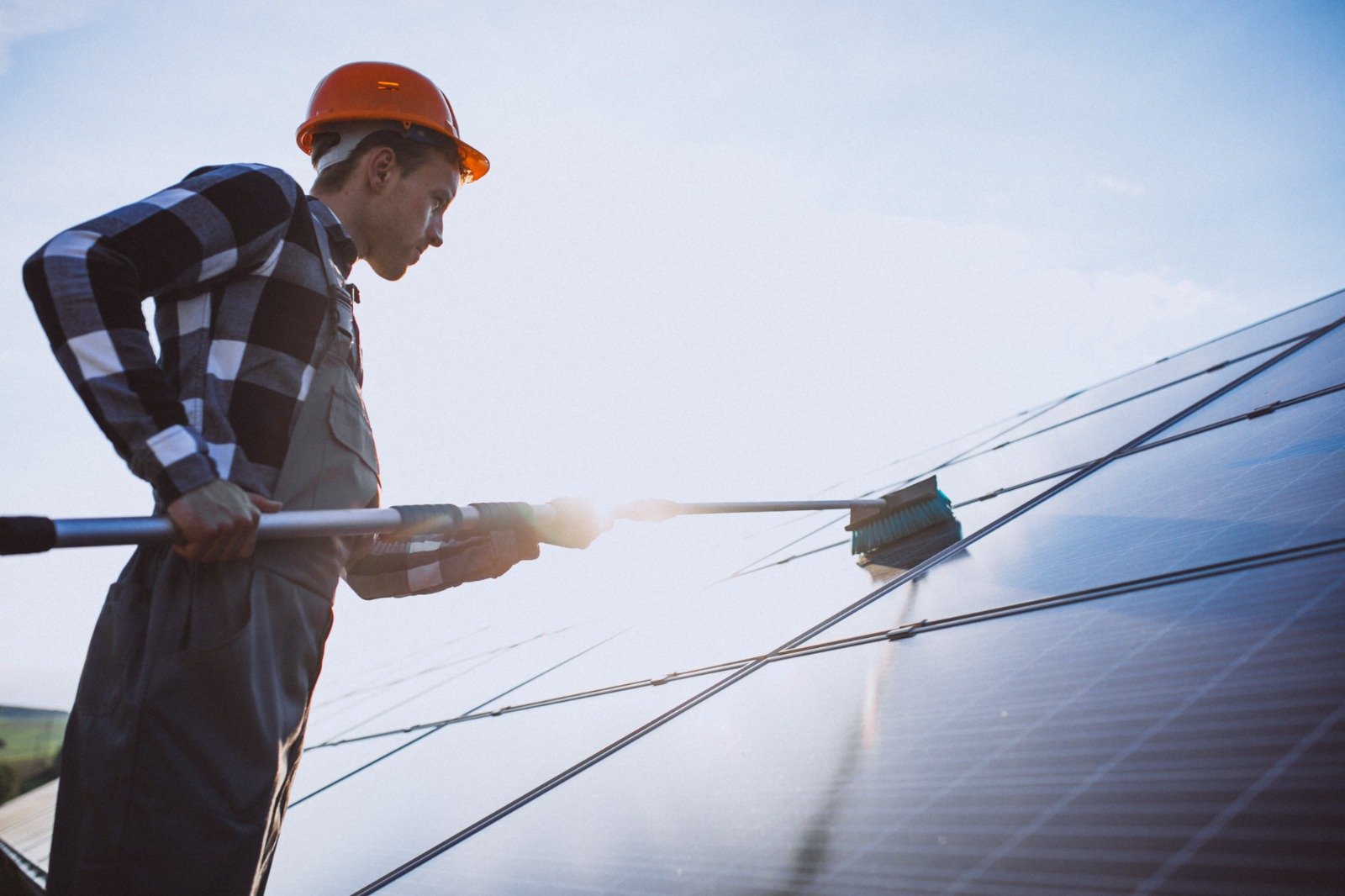 Professional Solar Cleaning Services in Lahore - Pak Solar Shine